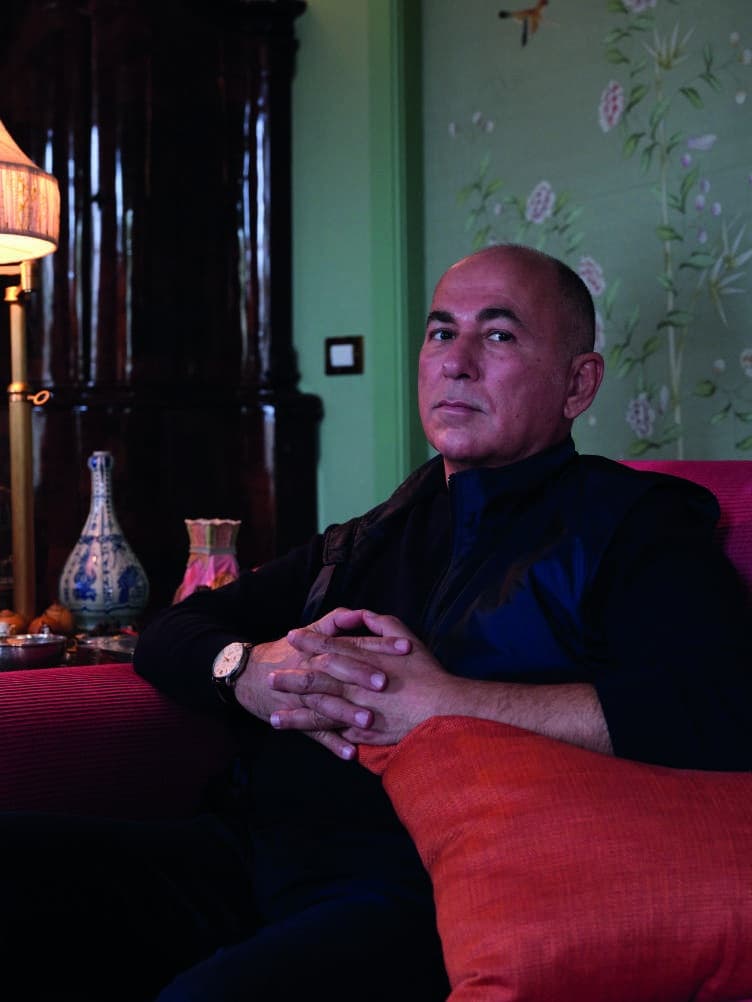 Ritratto ambientato del regista e scrittore Ferzan Özpetek
